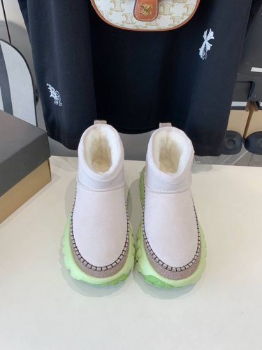 出厂价 Ugg 24ss秋冬新品雪地靴 毛毛鞋 专柜最新爆款 轮胎底运动系列 UGG上脚超可爱，塔斯曼The Venture Daze Mule24春夏全新系列