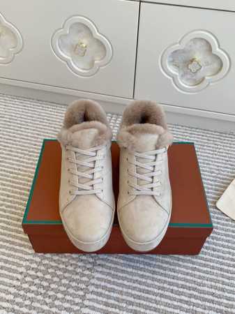 批低帮340 高帮 男款20 Loro Piana Lp新款羊毛运动鞋低帮 高帮休闲板鞋 舒适百搭自带慵懒的高级感明星、时尚博主的私服街拍神器 材质：对版甄选羊 - 点击图像关闭