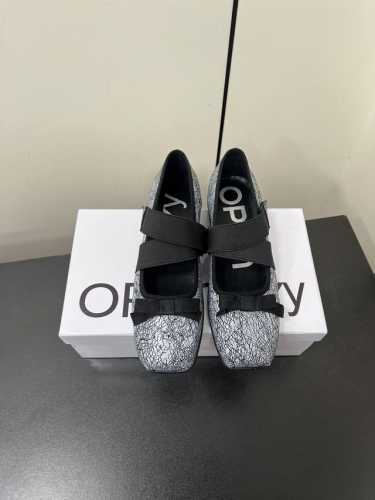 韩国小众设计师品牌Open Yy春夏走秀款芭蕾舞鞋靴 第一眼看到这个鞋子就爱上了，带点复古味随意搭配都好看！各大网红博主都在穿它，整个鞋子非常柔软，好穿不磨脚