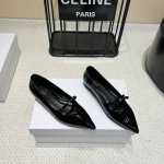 出厂： 高版本 Celine 2025Vs夏季 尖头平底单鞋 夏季季搭配袜子，简直绝绝子了复古的点上带上了满分时髦感颜值绝原版购入开发，依旧最高输出，还原原版定