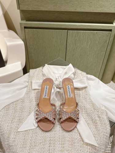 Aquazzur* 菠萝早春专柜新品仙女时装鞋系列，大量上新同步官网全系列均可定制龙年主打一个火爆，全网各大网红纷纷开秀，绝美的穿搭系列！ ★★★★★ 鞋面 P