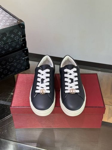 工厂p价 Bally 巴利 男士新款皮革休闲运动鞋，莞产猛货！这款运动鞋采用进口小牛皮制成，搭配经典橡胶鞋底，在永恒的设计中融入现代气息。内里羊皮上脚舒适，时尚
