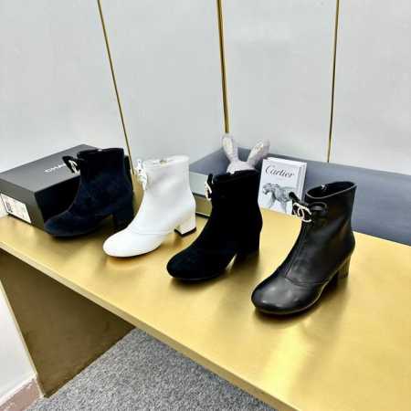 顶级版本 Chanel香奈儿 2024专柜顶级蝴蝶结水钻靴子 这款经典设计；不平凡的水钻蝴蝶结拥入了多种配色元素 多元化混搭非常好看百搭，上脚非常轻巧 舒适超级 - 点击图像关闭