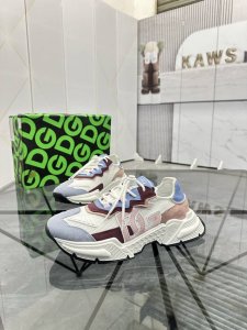 售 价: 商品商标：Dg 杜嘉班纳* 低帮休闲鞋 正码码数: 35-45 可订做46. 商品材料：鞋面专柜原版材料，透气内里，原版大底。