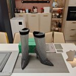 Balenciaga2025 秋季最心水鞋款 Balenciaga官方全新钻石亮闪闪的限量版 满钻高跟网袜靴 采用原版澳超闪钻点缀 包裹整个皮制单鞋 隆重上市
