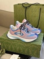 顶级版本 Gucci fw24 new arrival～ gucci run 情侣款跑鞋新品 鞋型的线条感以及不同材质和颜色的配搭，简直可以登上年度跑鞋top3