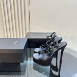 Saint Laurent 圣罗兰YSL专柜主打款防水台凉鞋 全新系列后带方扣高跟凉鞋 ！ 尖头高跟拖鞋淡淡的夏日里怎么少得了一双仙女鞋 各种小裙子搭配起来 完