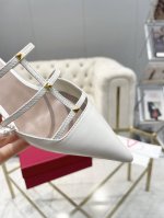 Vt专柜最新Vlogo系列 重工打造经典高跟鞋，顶级版本绝对史上最强货 欢迎对比面料釆用进小牛皮内里印度羊皮，大底采用意大利进口真皮大底，舒适好穿楦型与专柜一致