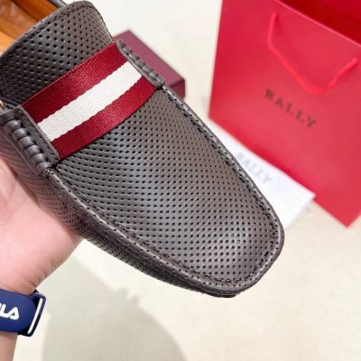 调工厂p价 男装男鞋 运动原单这款 Bally 男士驾驶鞋采用黑色防滑橡胶鞋底和进口牛皮革鞋面 前部饰有便士乐福鞋饰袢细节 搭配 品牌标志五金 38-45