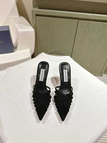 Aquazzur* 菠萝早春专柜新品仙女时装鞋系列，大量上新同步官网全系列均可定制龙年主打一个火爆，全网各大网红纷纷开秀，绝美的穿搭系列！ ★★★★★ 鞋面 羊