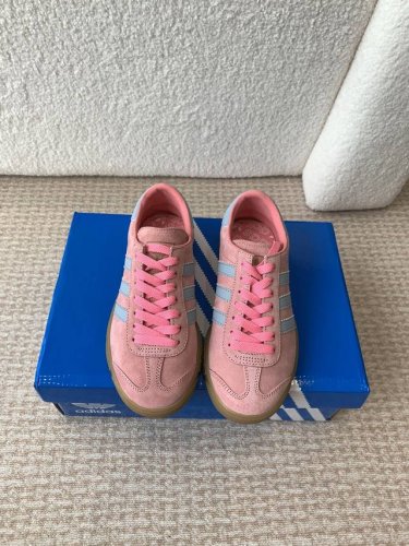 Adidas阿迪达斯Hamburg系列 三叶草 德训鞋 休闲 运动鞋 原版购入开发 做货 adidas Hamburg 系列鞋款于1982年问世，其前卫设计至今