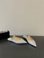 jimmy Choo 最高品质 最新经典钻石链条 渐变烫钻 重工艺水晶半拖鞋单鞋 同步专柜 主打精致 舒适度休闲 甜美 无解风都轻松满足 Blingbling