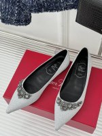 厂价 Roger Vivier｜RV经典水钻雪花扣水晶高跟鞋原版定制鞋楦 版型超正超显气质 真是越看越上头那种什么神仙鞋也太美了吧！完全仙女下凡闪闪亮真丝鞋面搭