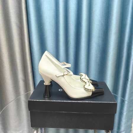 单鞋 短靴 Chanel 小香24A新品蝴蝶结链条系列 原版1:1复刻 经典中的经典 无论搭配裤装还是裙装都是完美 小圆头的设计很好的修饰脚型 小仙女们必备！ - 点击图像关闭