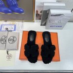 橙子出厂价 Hermes 爱马仕 秋冬新款 休闲家居外穿毛毛拖鞋 时尚潮流最新款泰迪羊毛H拖秋冬款平底毛拖，上脚超百搭暖底，女主们的最爱！ 码数：35-42