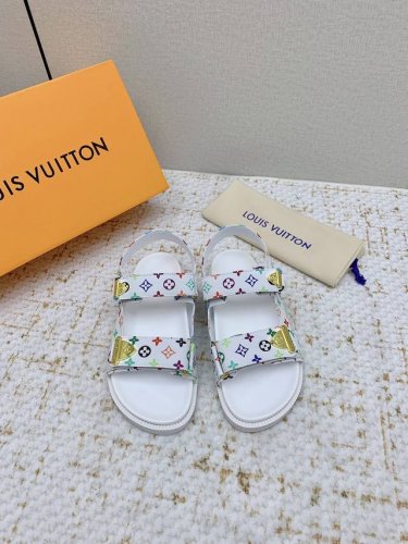 出厂 高版本 Louis Vuitton 路易威登 最新时尚休闲半凉鞋～代购级当季最新潮品 众多博主纷纷种草，入购原版开模定制 镂空组合设计与应用语言学硕士专业