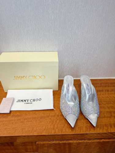 出厂 Jimmy Choo 吉米周 是一个非常全面之尊贵时尚生活品牌， 香港,美国等大时尚博主及明星的同款表带女士高跟，中跟，平跟后空凉鞋系列。 澳大利亚尖头