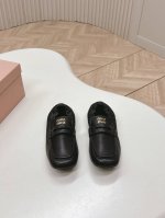 出平底 高跟 MiuMiu谬谬2025 早春走秀款乐福鞋 中性中古风 于多重场景中流露风格主张 步履之间焕发独特之美 皱松紧设计随心搭配 面料小牛皮 内里垫脚绵