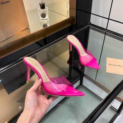gianvito rossi 2025新款拖鞋原版开发顶级版本代购品质这双尖头高跟漆皮树叶装饰女凉鞋，宛如夏日里的一首优美诗篇。尖头设计优雅迷人，凸显脚部线条的