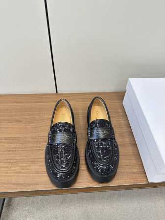 2025 早春新款乐福鞋 一眼就想要的乐福鞋#简单大方‘低调奢华！ 配上醒目的Chanristian Dior标志扣#非常高级 穿着舒适好看而且好搭配#春夏秋冬 - 点击图像关闭