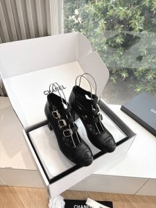 g689飞机盒所见即所得代购级Chane*25S小香奈儿早春单鞋妥妥的自留款！比经典款Slingback舒服太多啦！每个颜色上脚都很显白 的显白利器又是火爆的小
