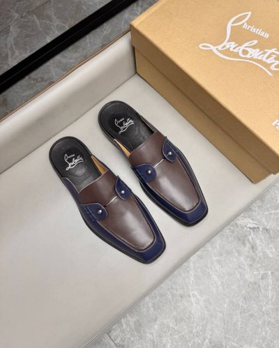 元Christian Louboutin Cl 高端真皮夏季男士拖鞋，进口小牛皮，牛皮内里，牛皮内里让鞋子穿在脚上时尚又舒适，原版真皮大底，码数：39-44 3