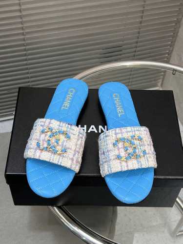 出厂 Chanel 小香春夏新款爆品双C珍珠扣平底拖鞋 材质：原版进布面 内里：原版内里羊皮 垫脚：羊皮 大底：真皮大底 码数:35-41 40 41定
