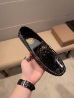 实 ，范思哲官方旗舰店高端四季豆豆鞋，范思哲在众多品牌中始终是品牌中的效效者，鞋面进口意大利牛皮，羊皮内里，潮流时尚，越南进口橡胶大底，范思哲异常注重品质及工艺