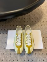 代购级别 MaisonMargiel* MM6德训休闲鞋鬼才设计师品牌，一个轻奢品牌上脚很百搭哦，也很随脚舒适，这一款德国训练鞋延续了经典的T形真皮拼接设计，经