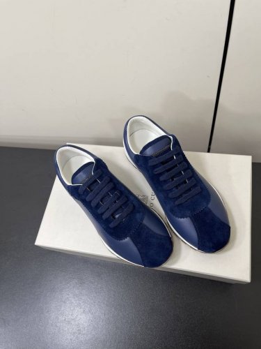 Brunello Cucinelli 25ss新款BC德训鞋极简主义风格，纯手工串联珠链配饰！复古又高级！简约又大气属于非常耐看的款式！高级百搭之王完全没有抵抗