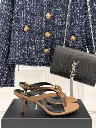 saint Lauren*Ysl圣罗兰经典 25Ss春夏新品水钻人字拖鞋 精致时髦精必备单品 鞋面采用原版定制皮料 内里踮脚混种羊皮 跟高 8Cm 意大利进口真 - 点击图像关闭