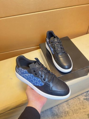 Givenchy 纪梵希 -高端品质 原单 -鞋面；纳帕小牛皮、反绒小牛皮、鞋身丝印品牌Logo -内里：品牌网帆布，垫脚；水染牛皮 -大底：超轻Tpr 橡胶;