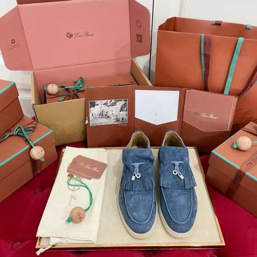 代购级版本 Loro Piana Open walk秋冬系列代购品质 全新升级对版original details极简的LP式秋季浪漫，来源自于Lp家族的超级游