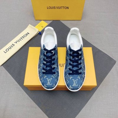 Ouis *Uitto* 新品男士运动休闲鞋，此款运动鞋采面牛皮拼接印花帆布，鞋身一侧装饰品牌五金Logo，轻质白色外底！头层牛皮内里，上脚舒适度又一满分之作，