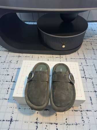 alexander Mcqueen 麦昆 25Ss早春新款增高厚底博肯拖鞋 搭配利落年轻的设计 舒适百搭的同时也具备出色的耐用性 融合了时尚与舒适的完美平衡高雅 - 点击图像关闭