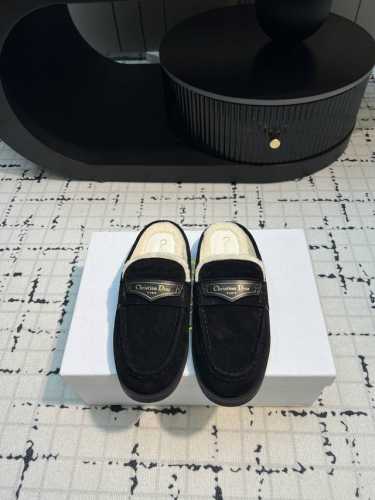 Dior 迪奥 24 2024早春新品 顶级版本 专柜主打新款 Dior Boy羊毛穆勒拖鞋硬货上新 代购级别！高级感十足！国内外博主刷爆的一款，复古又时髦 上
