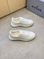 Hogan 霍根 -高端品质 原单休闲运动鞋 -鞋面：进口纳帕小牛皮、反绒小牛皮、鞋身车缝H图腾、鞋舌空压品牌Logo -内里：水染牛皮，垫脚；品牌帆布 -大底