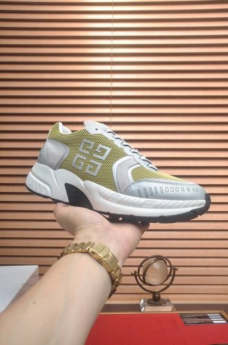 出厂价p Givenchy.纪梵希 专柜同步发售鞋面 意大利进口品牌Logo印花布匹 尽显奢华 透气猪皮内里加上双层组合 脚感舒适 鞋底 原厂特供气垫大底 轻便