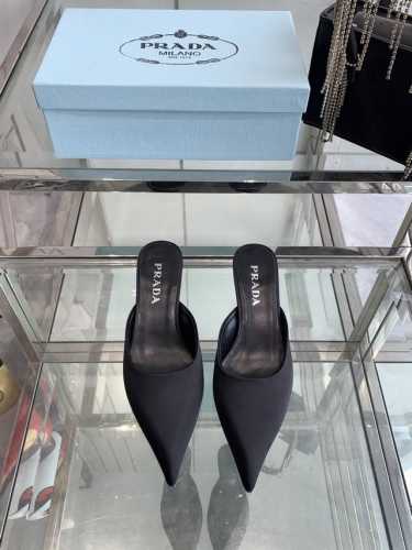PRADA普拉达 2025ss新品T台秀场穆勒鞋 真丝尖头系列 顶级版本 prada25“T台秀款”,主推热卖款式，真丝材质搭配TPU穆勒系列春夏单鞋凉鞋系列