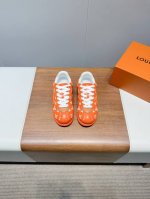 Lv25年新款情侣球鞋 穿上就是时髦精 这款 Footprint Socce-运动鞋于2025春夏系列时装展中亮相 是pharrell William-首次以足
