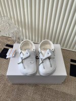 crocs 半拖包头鞋 高端大气上档次外，更适合懒人族们，一脚蹬就穿好了，都不用动下手，方便快捷 size:36-46
