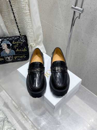代购级430 Dior 迪奥 25Ss 新款 超轻 乐福鞋 全新大底厚底 版面力求打造时尚经典单品 巴黎时装周第一场分量十足的大秀场打造的新品 灵感由D主设计师