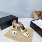 高品质出厂 ！小众潮牌 Alaia25春夏新品金属五金圆扣鱼嘴高跟凉鞋足尖上的性感之资！ 精致的同时还具有时髦利落 摩登气场 鞋面进口小牛漆皮 头层牛皮 内里垫