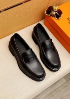 原单 爱马仕Hepmes 莫卡辛鞋集新颖鞋型 上乘材质与精湛细节于一体 进口头层小牛皮 脚背点缀金色Gancio扣饰 焕现奢华风采 Tpu橡胶鞋底质感柔韧 si