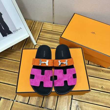 厂价 顶级版本 欢迎对比 情侣款 Hermes 爱马仕顶级版本二舅凉拖鞋 呆萌又优美鞋型，行走非常舒适 HermèS 包装升级，版型做工材料升级 Hermes市 - 点击图像关闭