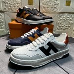 pp Hermes 爱马仕 男士拼色休闲鞋 富有质感的小牛皮细节 拼接原版牛皮面 此鞋款从马术世界汲取灵感 融合技术细节和实用功能.透气羊里 原版组合大底 高端