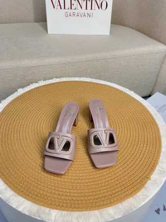顶级版-真皮底Valentino Garavani Vlogo Cut-Out 25最新经典百搭V扣拖鞋 出厂 ────── 面料：顶级小牛皮 ────── 内 - 点击图像关闭