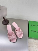 8Cm 高跟 系列 Bv Blink 系列拖鞋 15 毫米级 编织单鞋 真皮手工编织 浮雕粉 编织 这款经典款 简直Bv最新天花板啦 双色彩色百搭 简约一块皮1