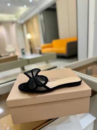 价格p： {拖鞋系} Gianvito Rossi 2025 这款平跟拖鞋 极简主义的 Elle、Gianvito Rossi 秉承了其传统意大利工艺，专注精巧 - 点击图像关闭