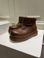 独家顶级版本 UGG~24vs秋冬爆款松糕厚底休闲毛鞋系列 厚底轮胎休闲毛鞋 一款不会撞衫的鞋子、简约的隔板设计上斑点的大底、鞋面真丝卷毛、秋冬季必备款